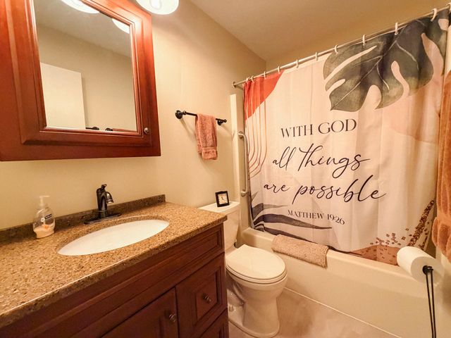 125 Regency Pkwy, La Porte, IN 46350