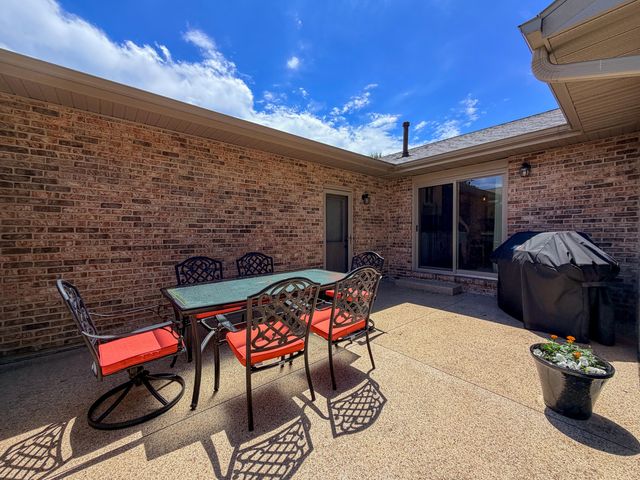 125 Regency Pkwy, La Porte, IN 46350
