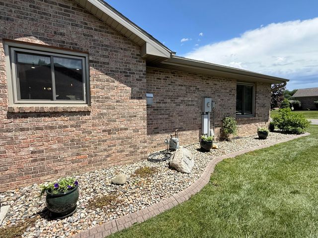 125 Regency Pkwy, La Porte, IN 46350