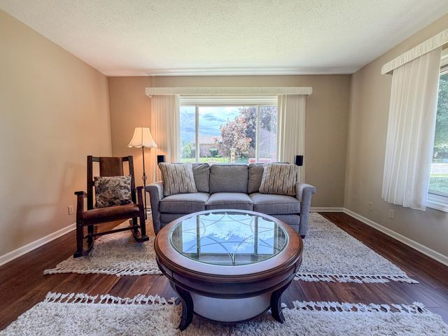 125 Regency Pkwy, La Porte, IN 46350
