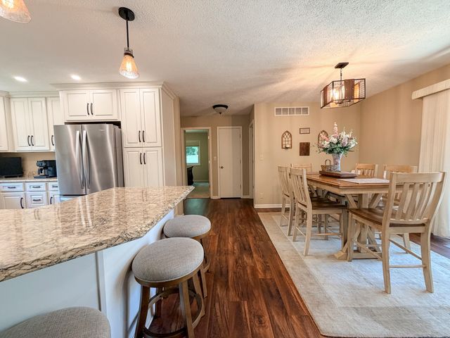125 Regency Pkwy, La Porte, IN 46350