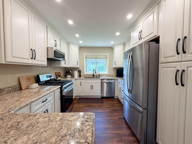 125 Regency Pkwy, La Porte, IN 46350
