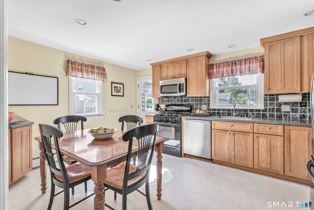 15 Evelyn Street, Trumbull, CT 06611