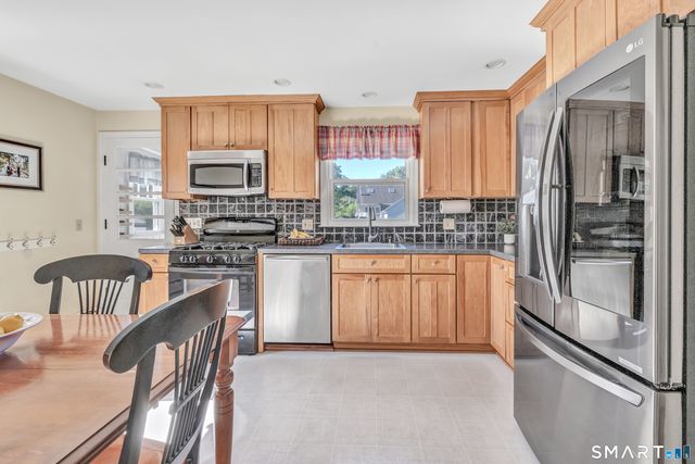 15 Evelyn Street, Trumbull, CT 06611