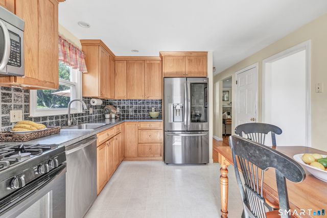 15 Evelyn Street, Trumbull, CT 06611