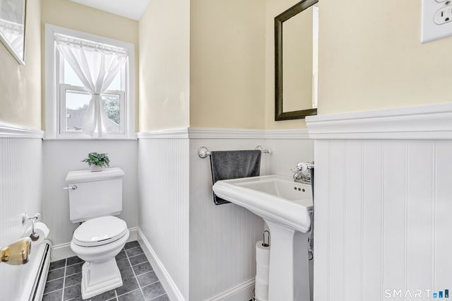 15 Evelyn Street, Trumbull, CT 06611