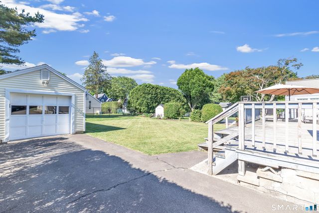 15 Evelyn Street, Trumbull, CT 06611