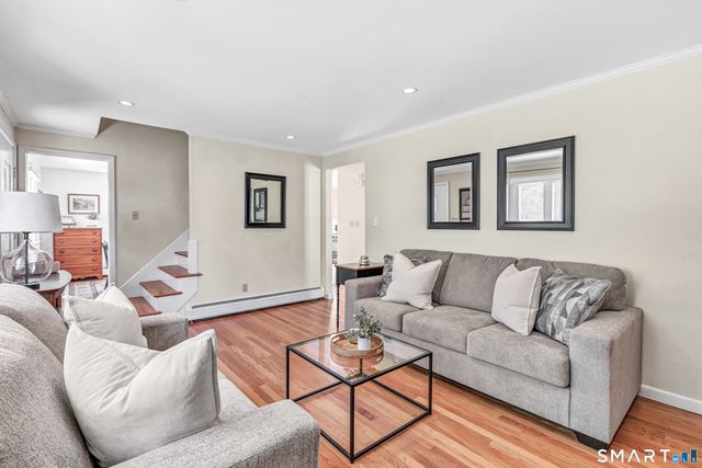 15 Evelyn Street, Trumbull, CT 06611