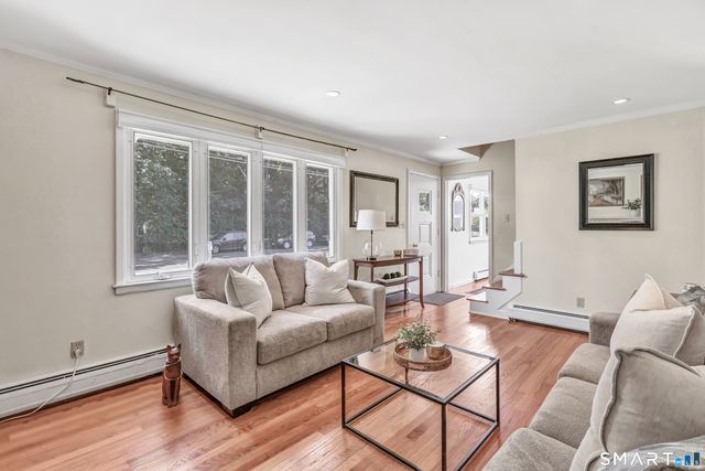 15 Evelyn Street, Trumbull, CT 06611