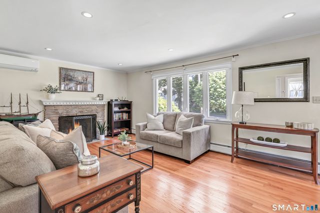 15 Evelyn Street, Trumbull, CT 06611