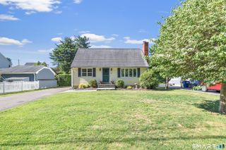 15 Evelyn Street, Trumbull, CT 06611