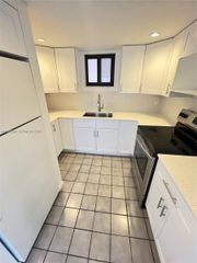 5 Olive Dr 5, Hialeah, FL 33010