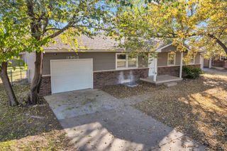 3958 N Edgemoor St, Bel Aire, KS 67220