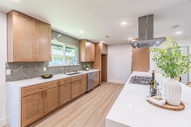 2716 Arborcove Drive, Plano, TX 75075