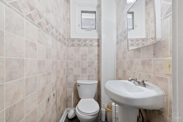 106 Township Avenue, Elmwood Place, OH 45216