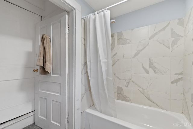 106 Township Avenue, Elmwood Place, OH 45216