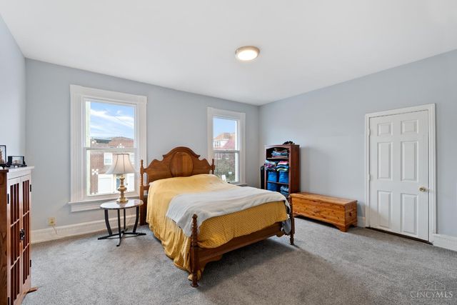 106 Township Avenue, Elmwood Place, OH 45216