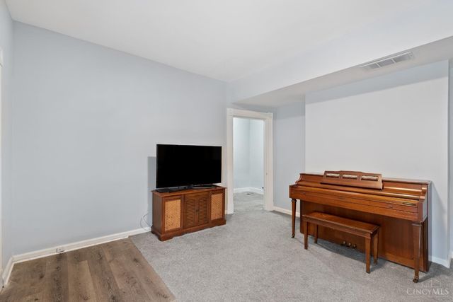 106 Township Avenue, Elmwood Place, OH 45216