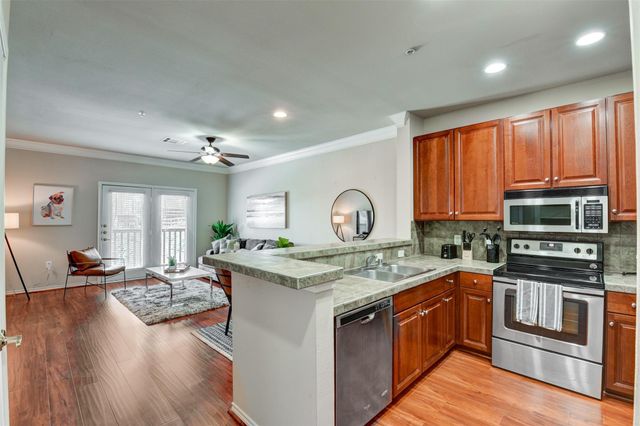 2400 Mccue Road 448, Houston, TX 77056