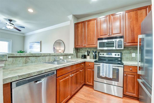 2400 Mccue Road 448, Houston, TX 77056