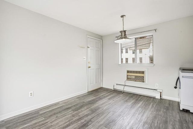 8 Bishop Dr 8, Framingham, MA 01702