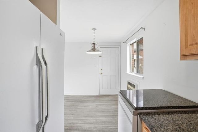 8 Bishop Dr 8, Framingham, MA 01702