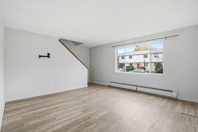 8 Bishop Dr 8, Framingham, MA 01702