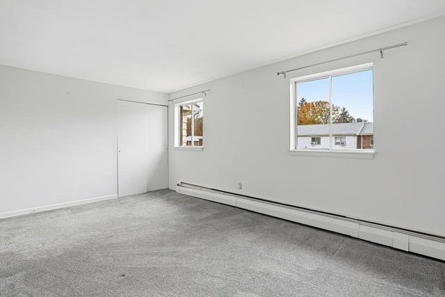 8 Bishop Dr 8, Framingham, MA 01702