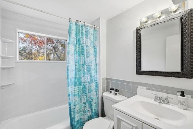 8 Bishop Dr 8, Framingham, MA 01702