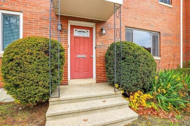 8 Bishop Dr 8, Framingham, MA 01702