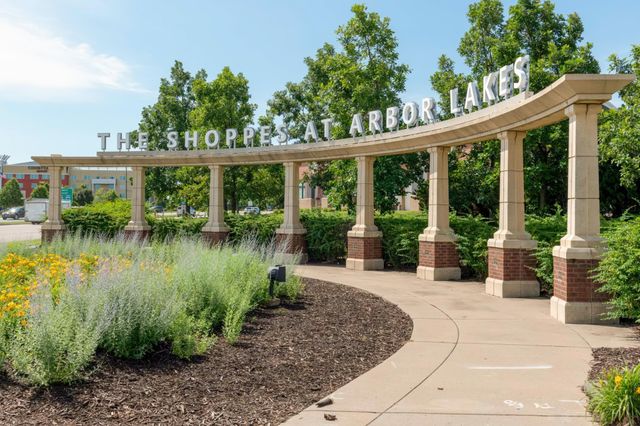 8517 Forestview Lane N, Maple Grove, MN 55369