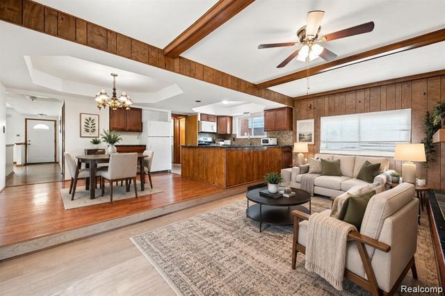 11165 Hanna Drive, Sterling Heights, MI 48312