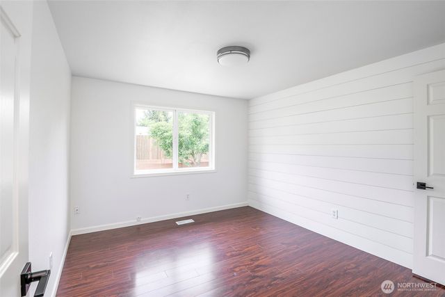 1901 12th Avenue SE, Puyallup, WA 98372
