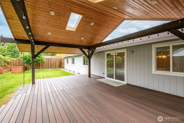 1901 12th Avenue SE, Puyallup, WA 98372