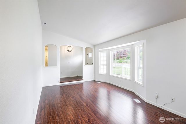 1901 12th Avenue SE, Puyallup, WA 98372