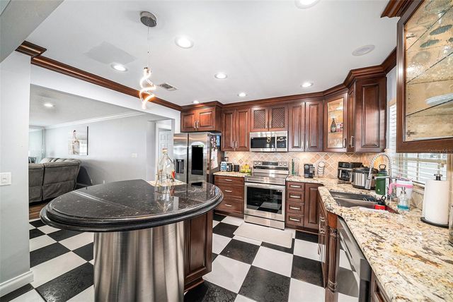 8502 MAY STREET, Tampa, FL 33614