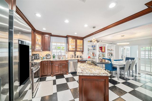 8502 MAY STREET, Tampa, FL 33614