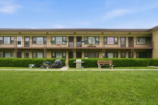 15 King Arthur Court 7, Northlake, IL 60164