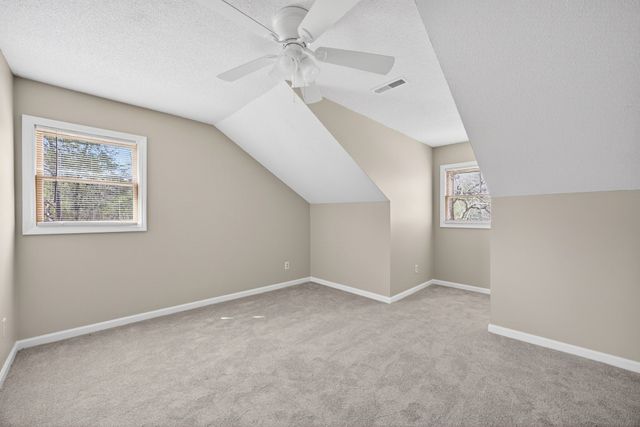 204 Meadowview Dr, Crossville, TN 38558