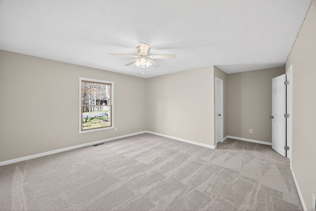 204 Meadowview Dr, Crossville, TN 38558