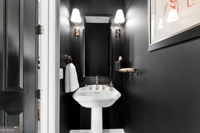 5945 Reddington Way, Atlanta, GA 30328