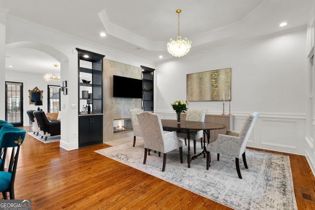 5945 Reddington Way, Atlanta, GA 30328