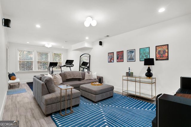 5945 Reddington Way, Atlanta, GA 30328