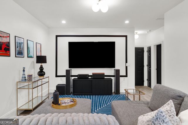 5945 Reddington Way, Atlanta, GA 30328