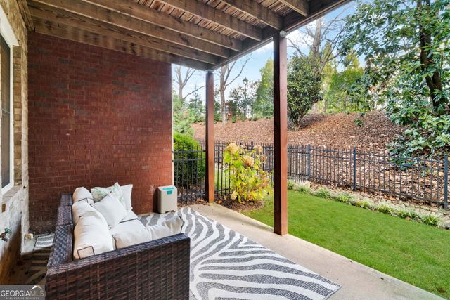 5945 Reddington Way, Atlanta, GA 30328