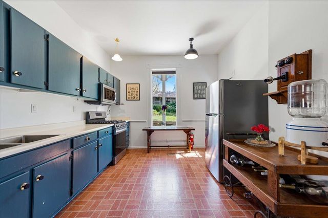 220 Colfax Ave, Grass Valley, CA 95945