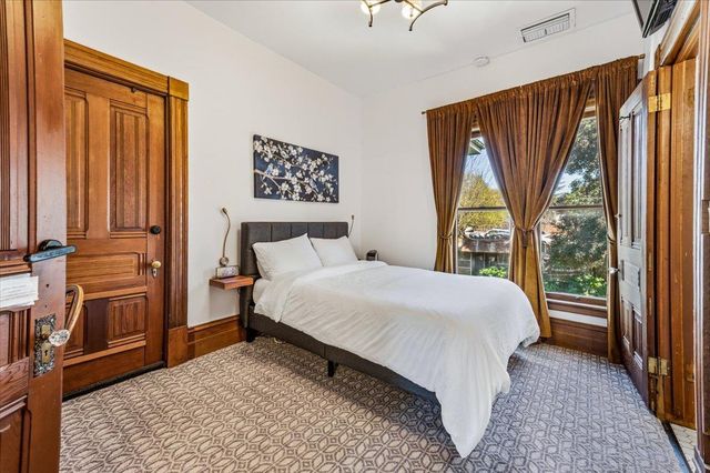 220 Colfax Ave, Grass Valley, CA 95945