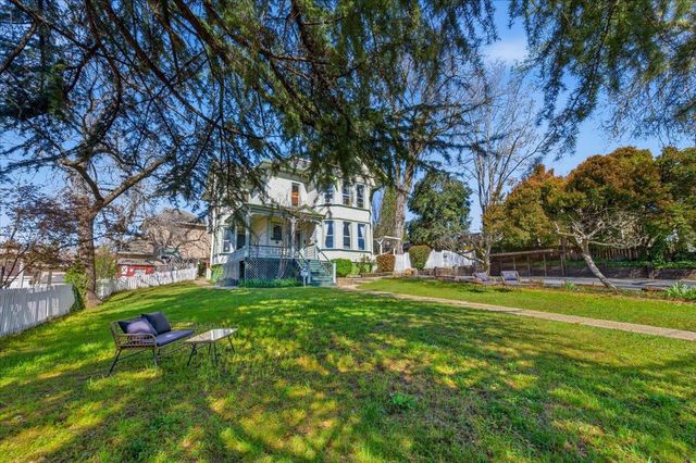 220 Colfax Ave, Grass Valley, CA 95945