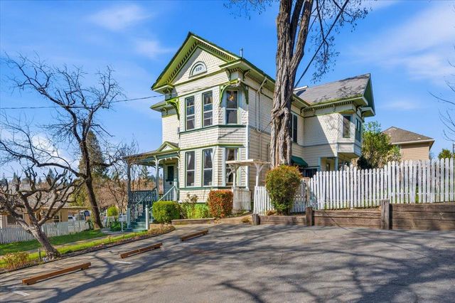 220 Colfax Ave, Grass Valley, CA 95945