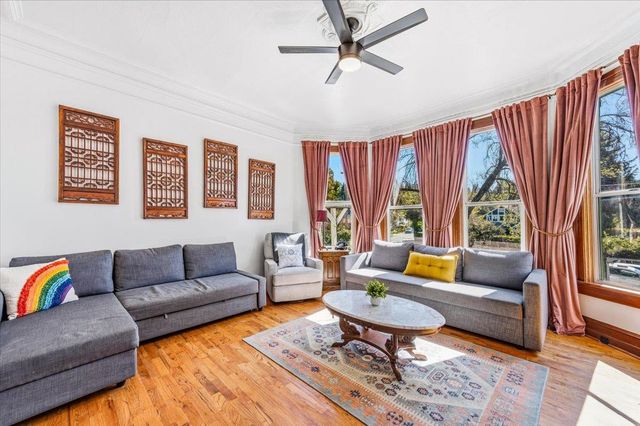 220 Colfax Ave, Grass Valley, CA 95945